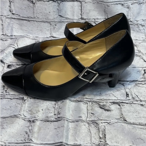 Size 9 Women’s Black Mary Jane Shoes from Karen Scott. - Picture 1 of 17